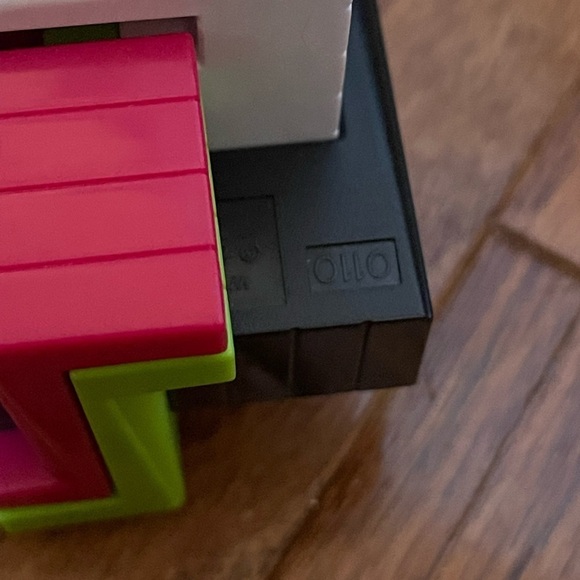 ThinkFun Zig Zag Knot Brainteaser Challenge Ages 8 to Adult - Picture 2 of 6